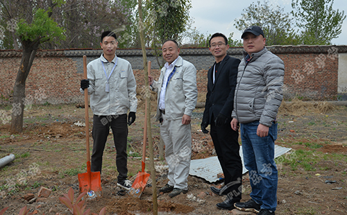 植樹活動 | 綠水青山就是金山銀山，東方爐襯組織員工義務(wù)植樹