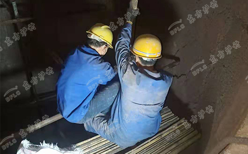 處理耐火澆注料脫落的辦法原來(lái)有這些