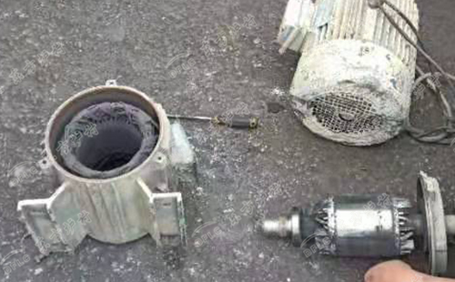 為什么說鋼纖維澆注料中的鋼纖維的含量并不多？