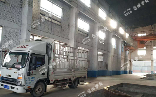 澆注料裝車(chē)